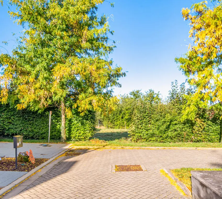 Bouwgrond Pater Cuypersstraat groot groen perceel in Nieuwerkerken