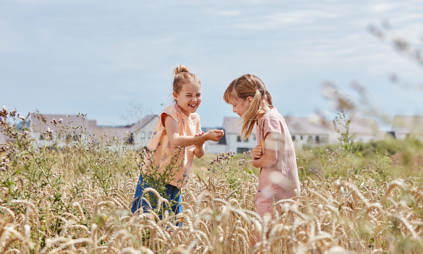 Geel Laar kinderen spelen veld