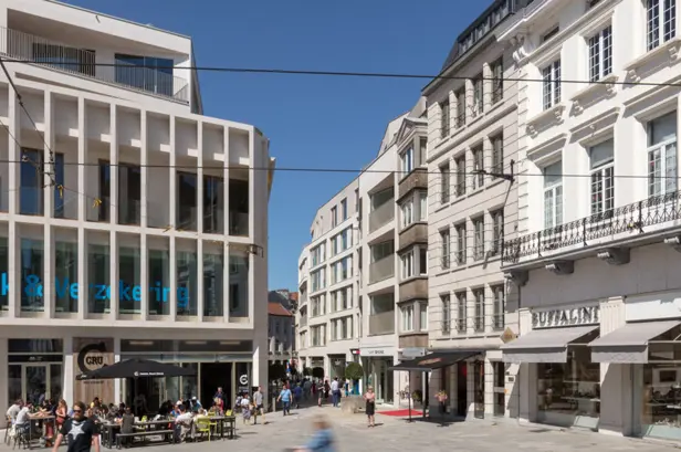 Straatbeeld vanaf de Kouter